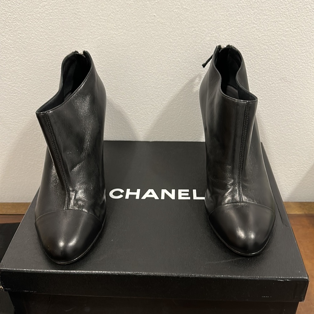 CHANEL Boot - Picture 3 of 7